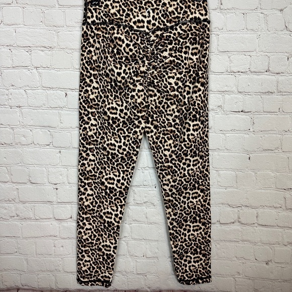 ZYIA Active Leopard Brilliant Scrunchy What Hi Rise Leggings Size 6-8 EUC - Picture 5 of 7